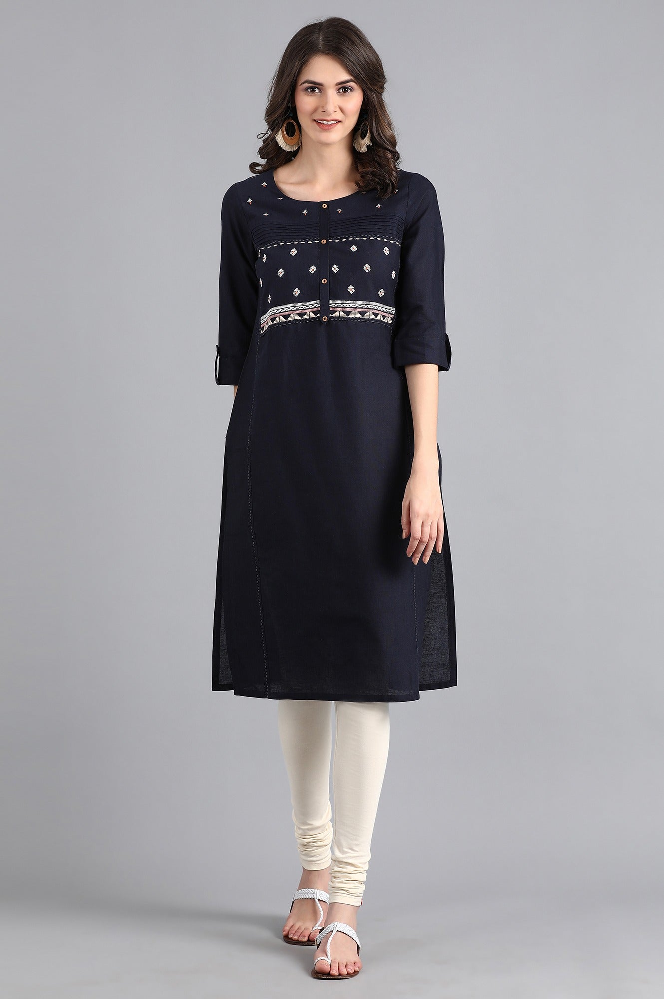 Blue Round Neck Embroidered kurta