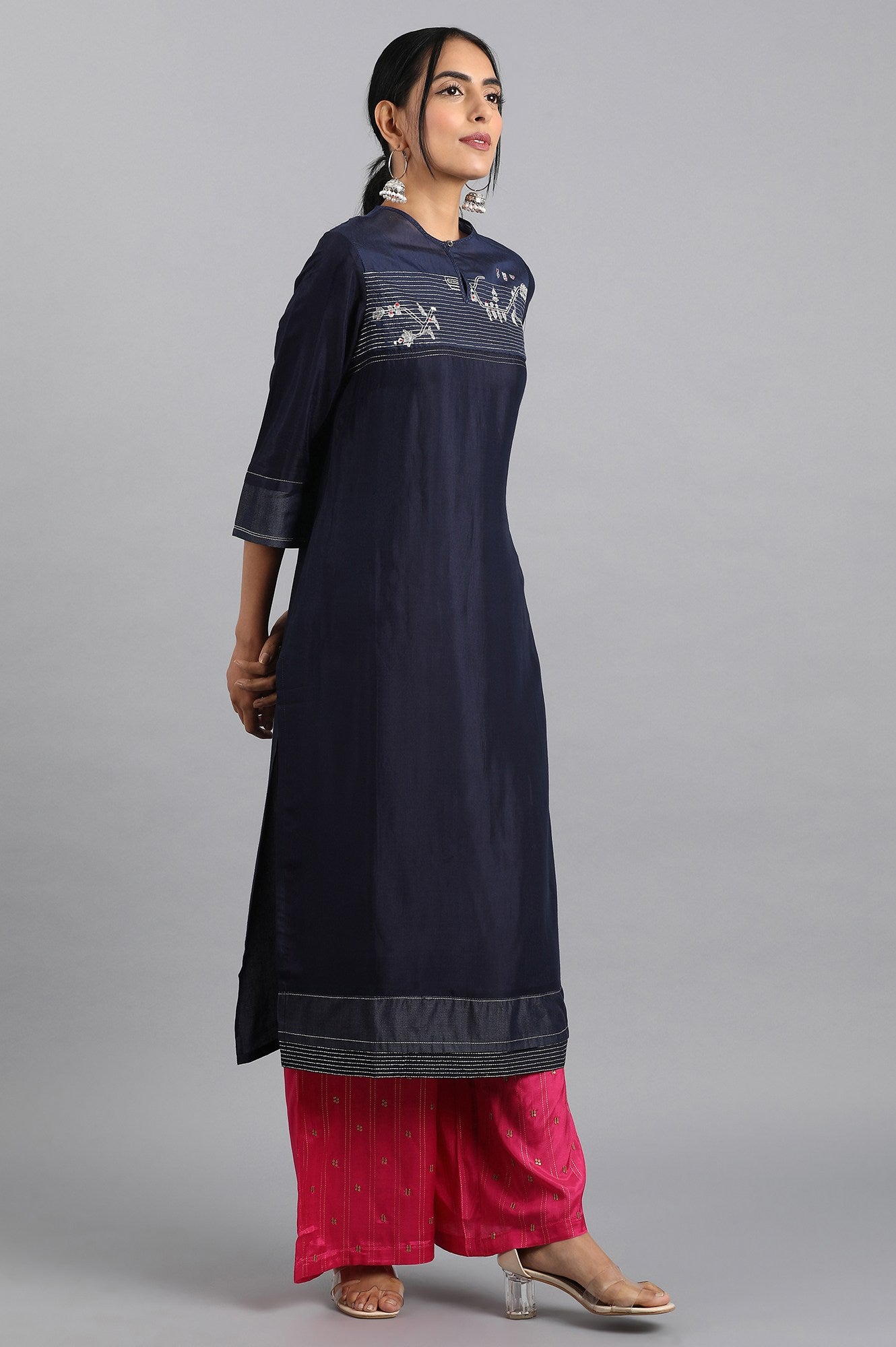 Blue Round Neck Embroidered kurta
