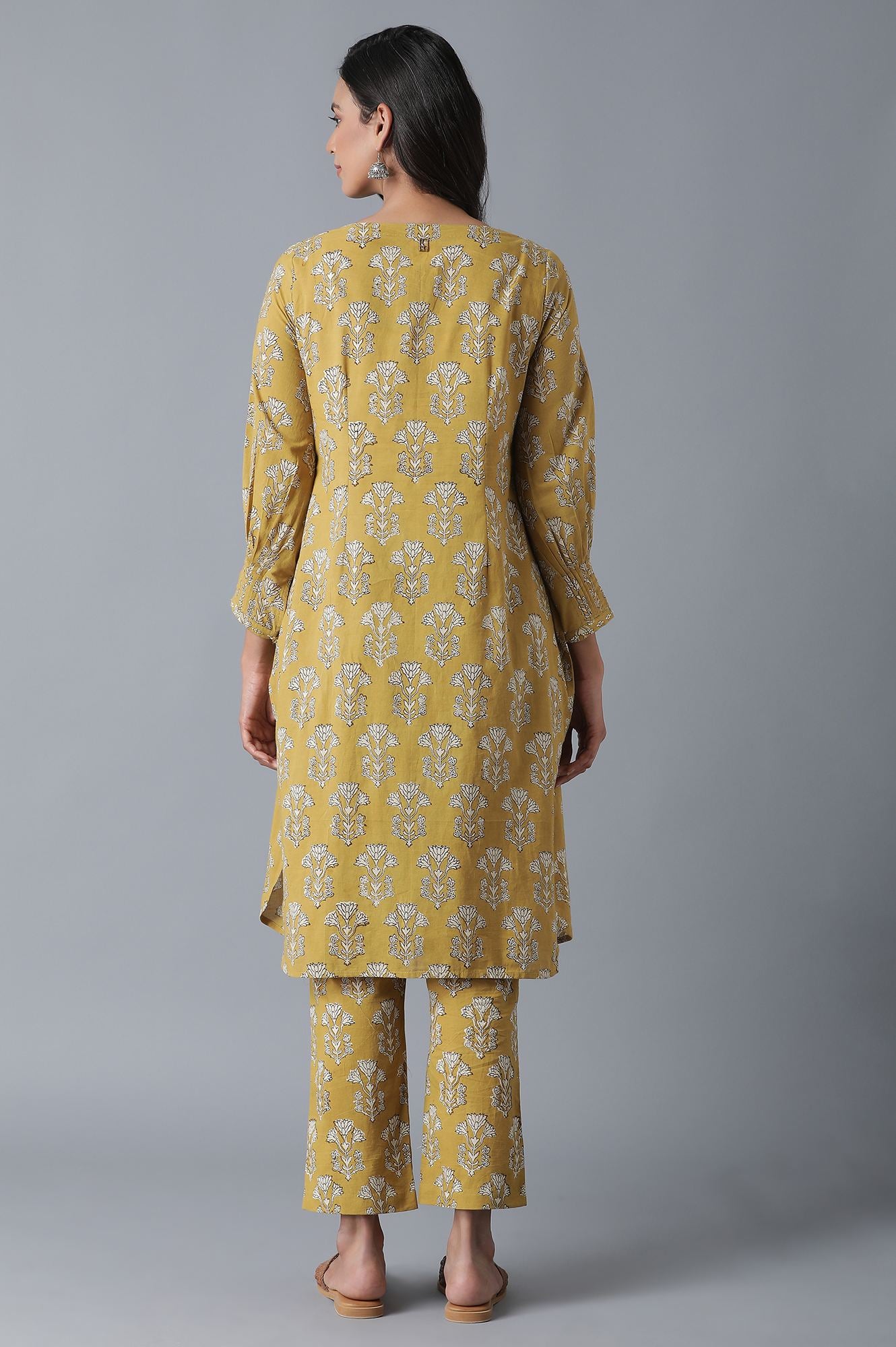 Soft Multicoloured Buti Print kurta-Block Print Straight Pants Set