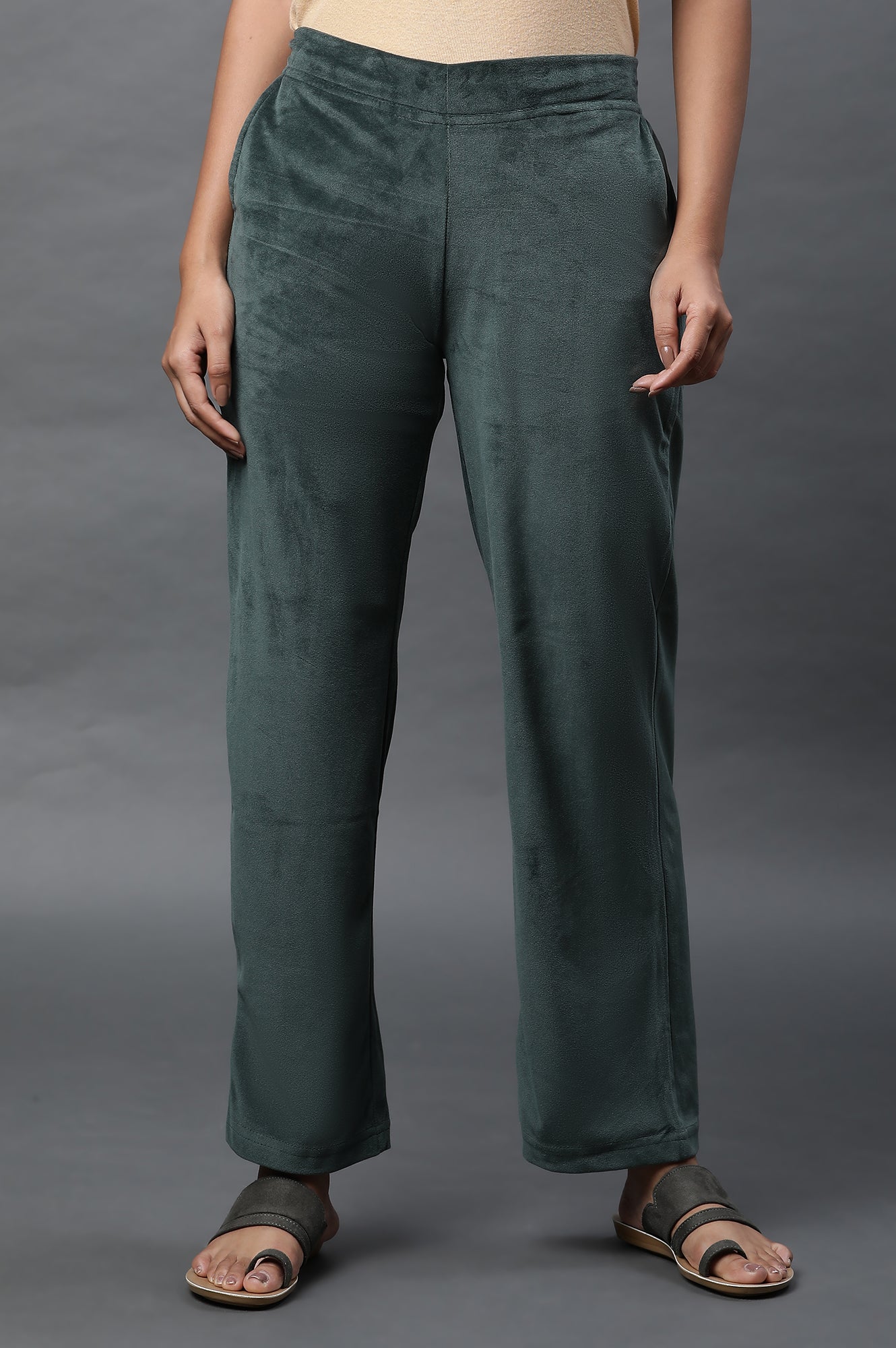 Green Solid Straight Fit Velvet Pants With Elasticated Waist XS