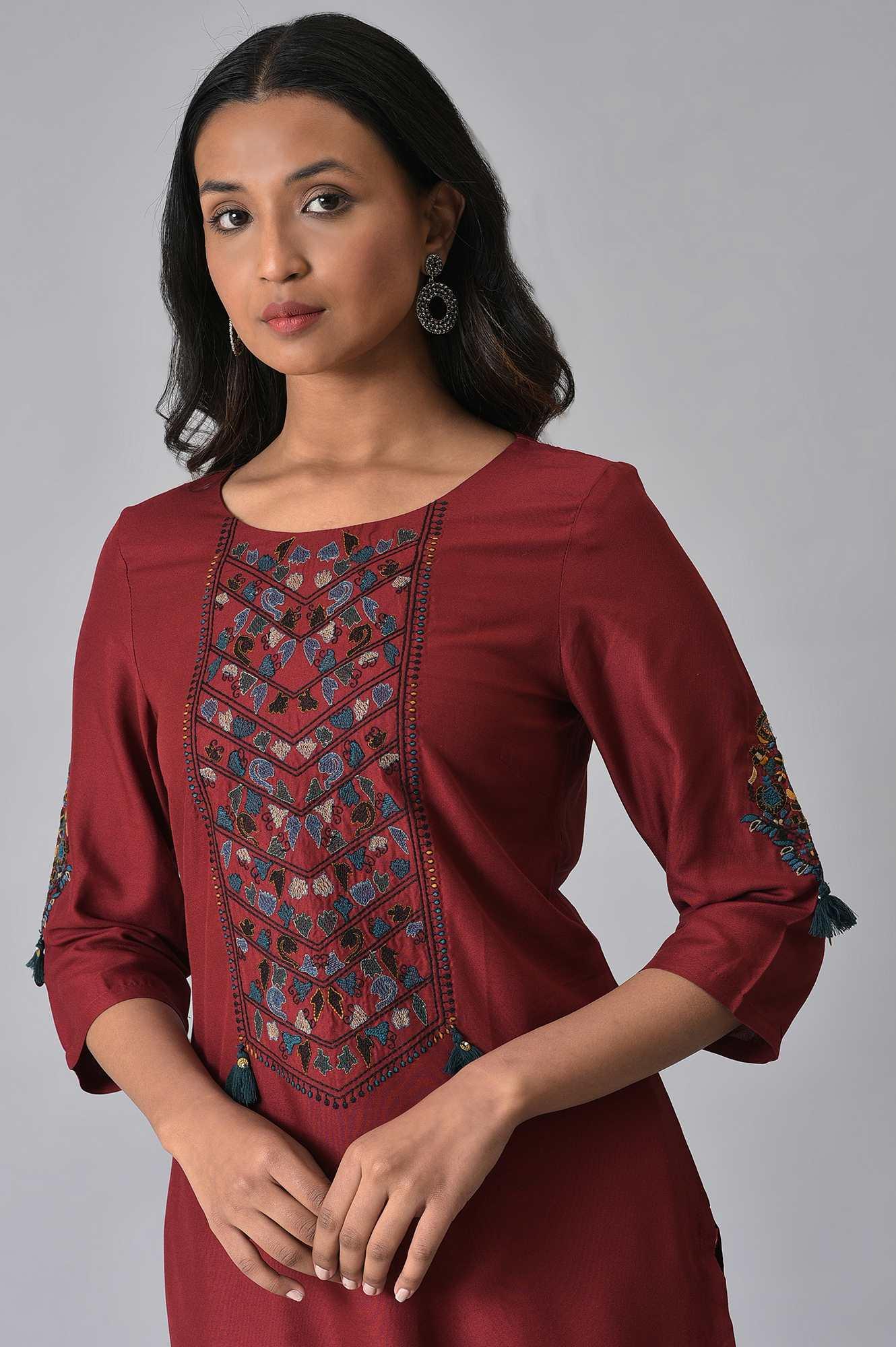 Maroon Round Neck Embroidered kurta Set - wforwoman