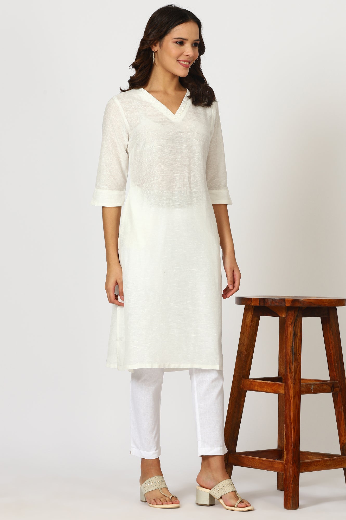 Pink Solid Thread Work Rayon Straight Kurta