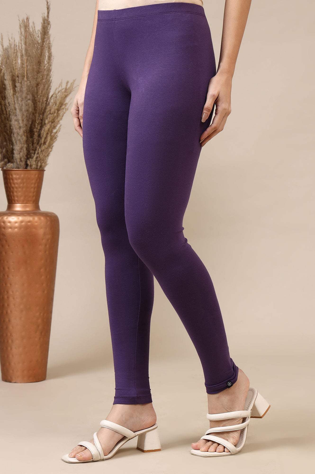 Purple Solid Skinny Fit Cotton Leggings With Slip On Closure