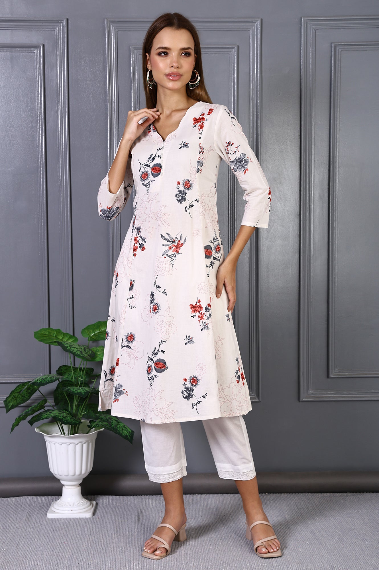 Women's White Floral Printed Kurti main image 1