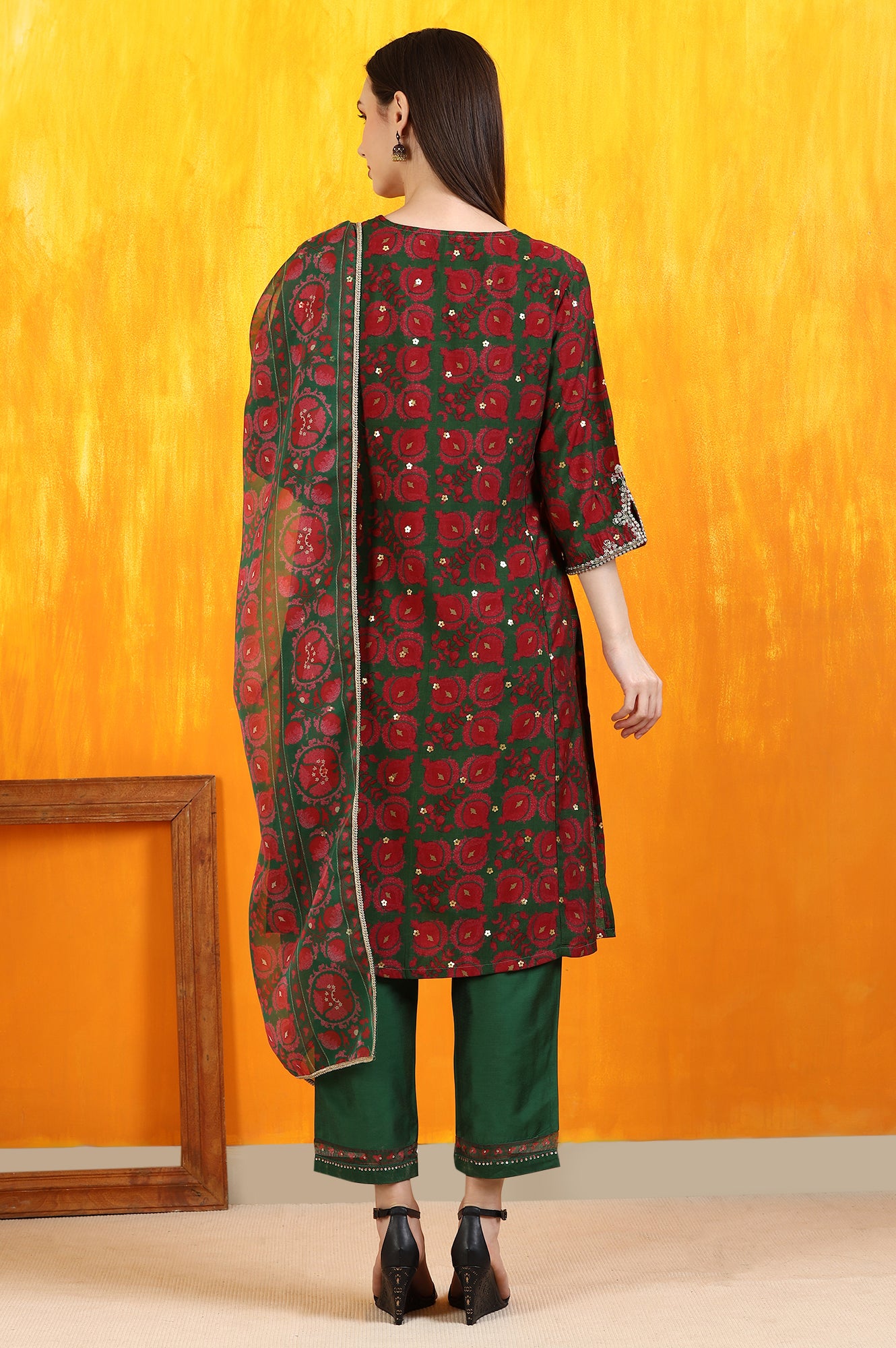 Green Printed Zari Embroidered Straight Kurta with Pants and Organza Dupatta