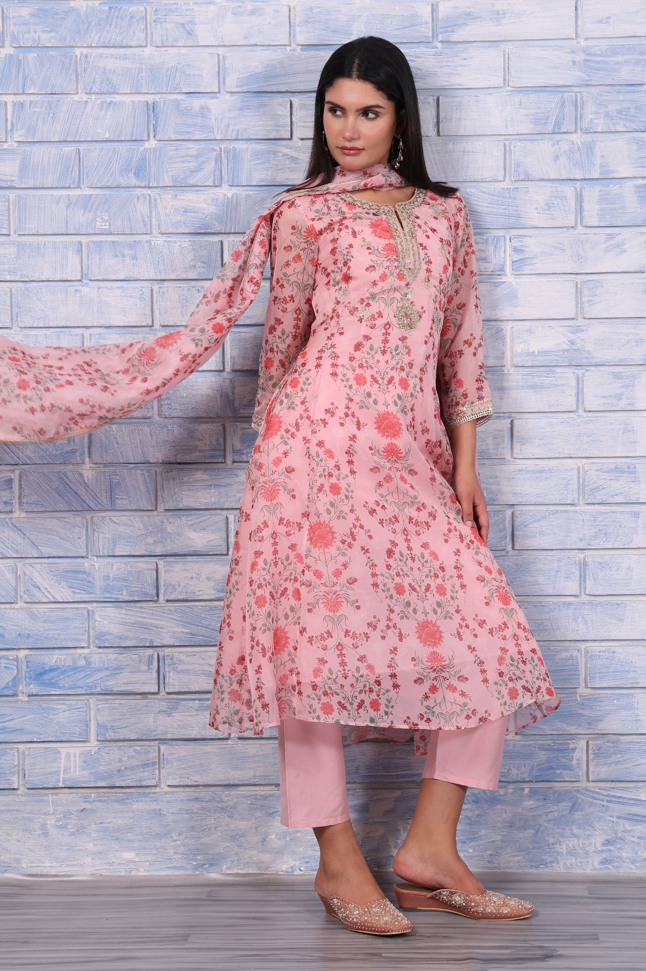 Women's Ethnic Straight Pink Floral Printed Kurta Sets with Trousers & Dupatta