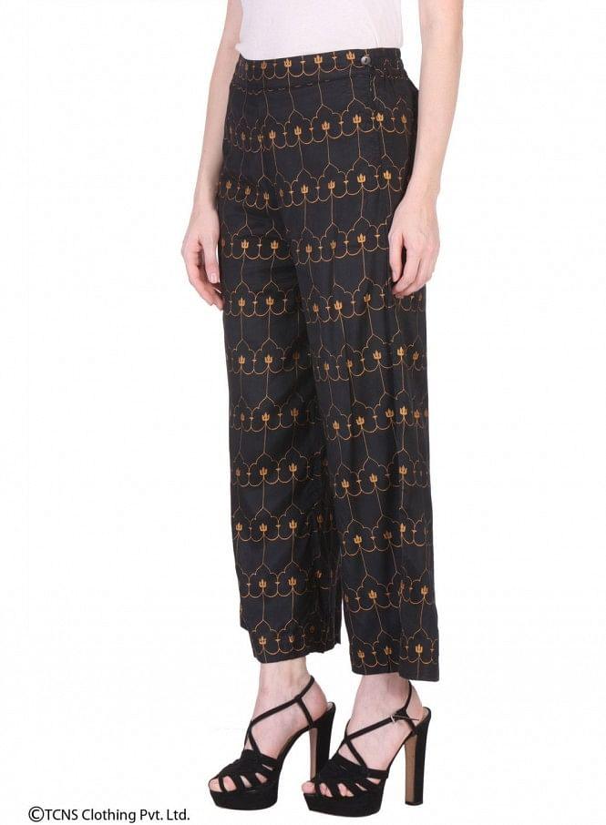 Black Printed Cropped Pants - wforwoman