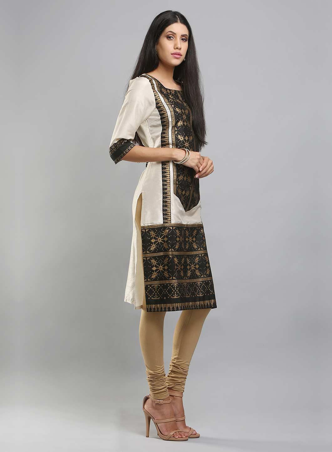 Off-White &amp; Black Colorblocked Printed kurta - wforwoman