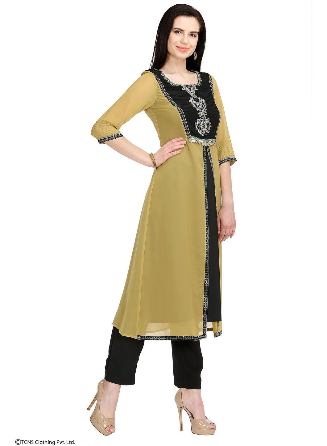 Green Embellished 3/4 Sleeve kurta - wforwoman