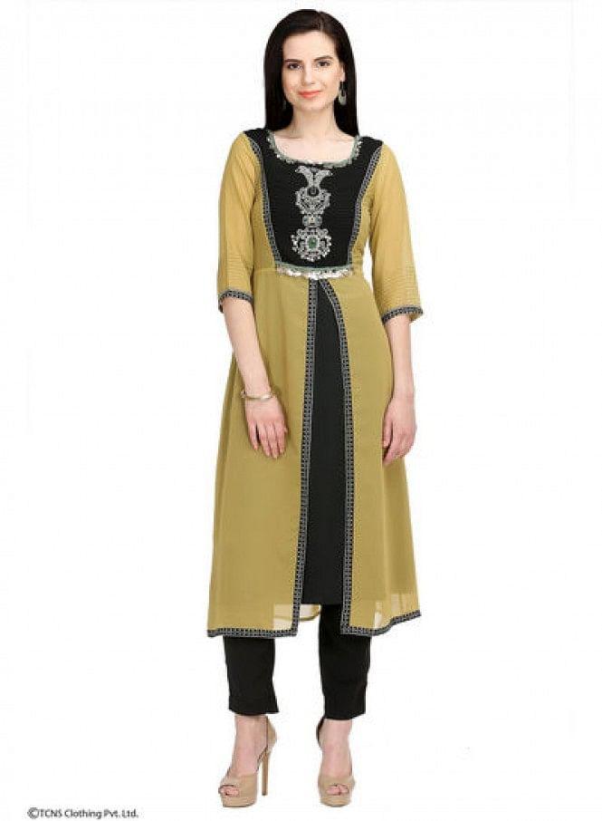 Green Embellished 3/4 Sleeve kurta - wforwoman