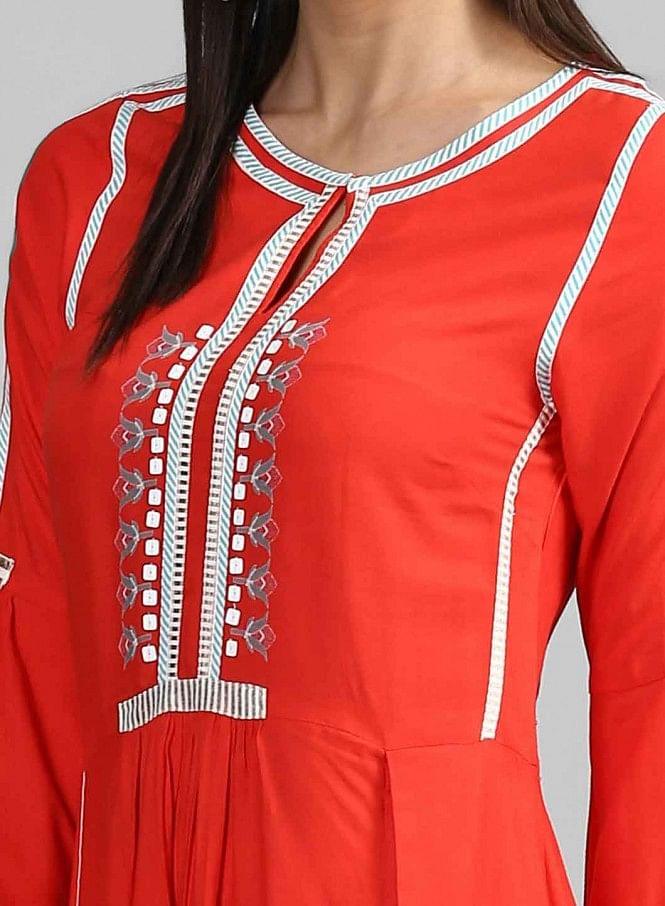 Red Round Neck Floral Print kurta - wforwoman