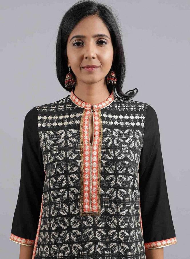 Black Mandarin Neck Embellished kurta - wforwoman