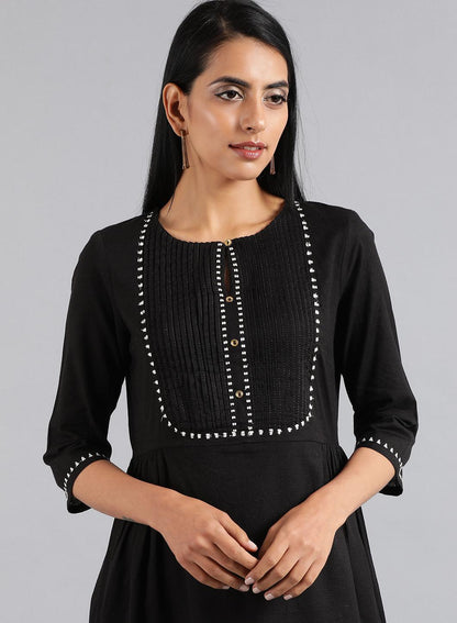 Black Round Neck Tasselled Tie-up kurta - wforwoman