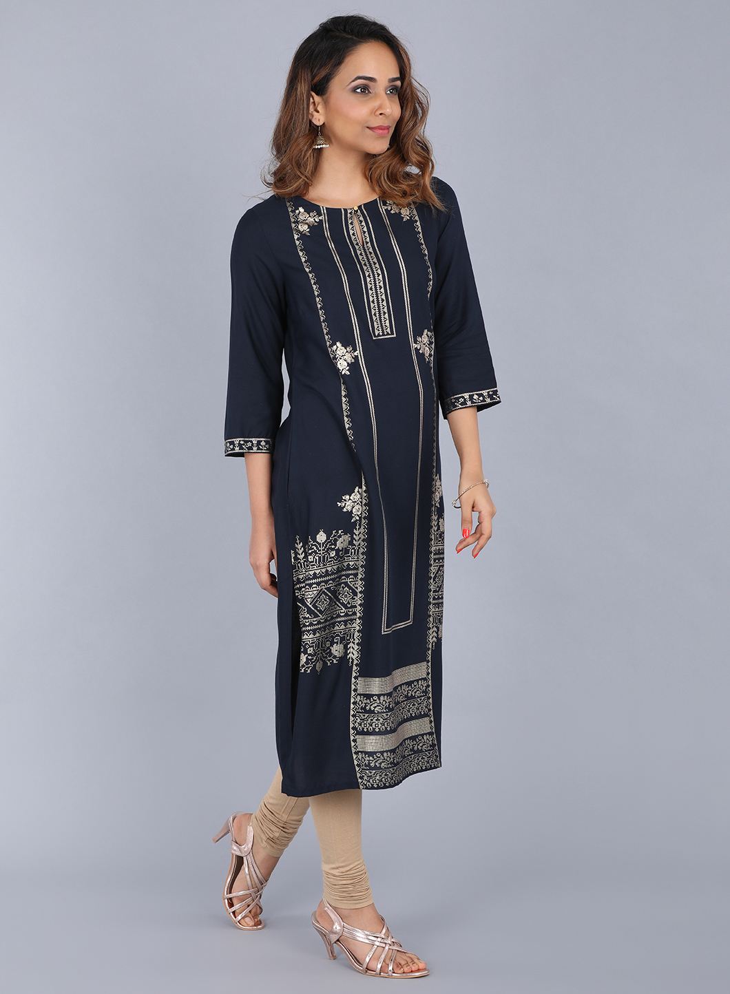 Blue Round Neck Embellished kurta