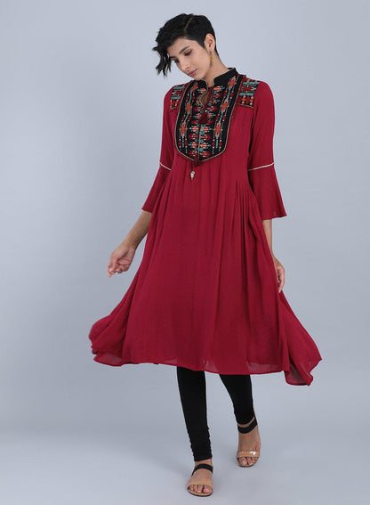 Maroon Mandarin Neck Embroidered kurta - wforwoman