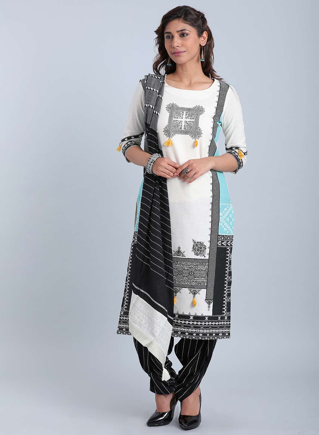 White Printed Round Neck kurta