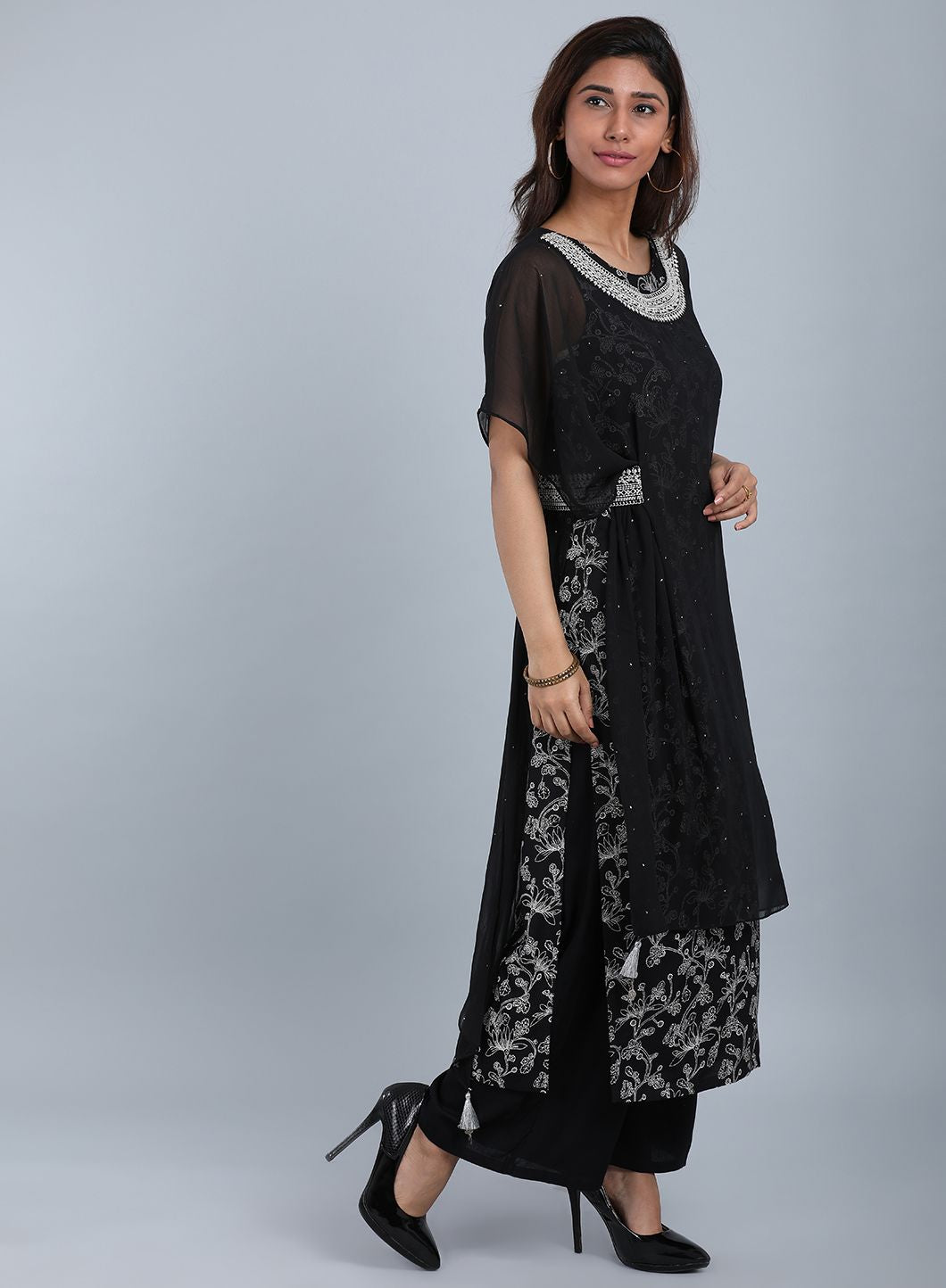 Black Round Neck Sleeveless kurta