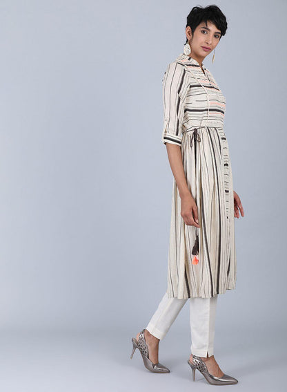 Off-White Mandarin Neck Printed kurta - wforwoman