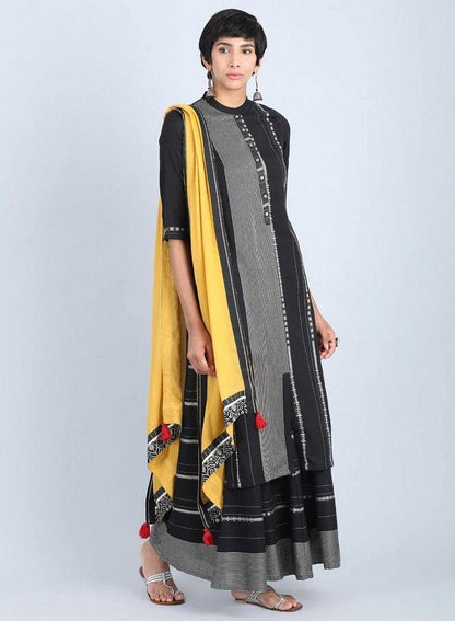 Black Mandarin Neck Printed kurta - wforwoman