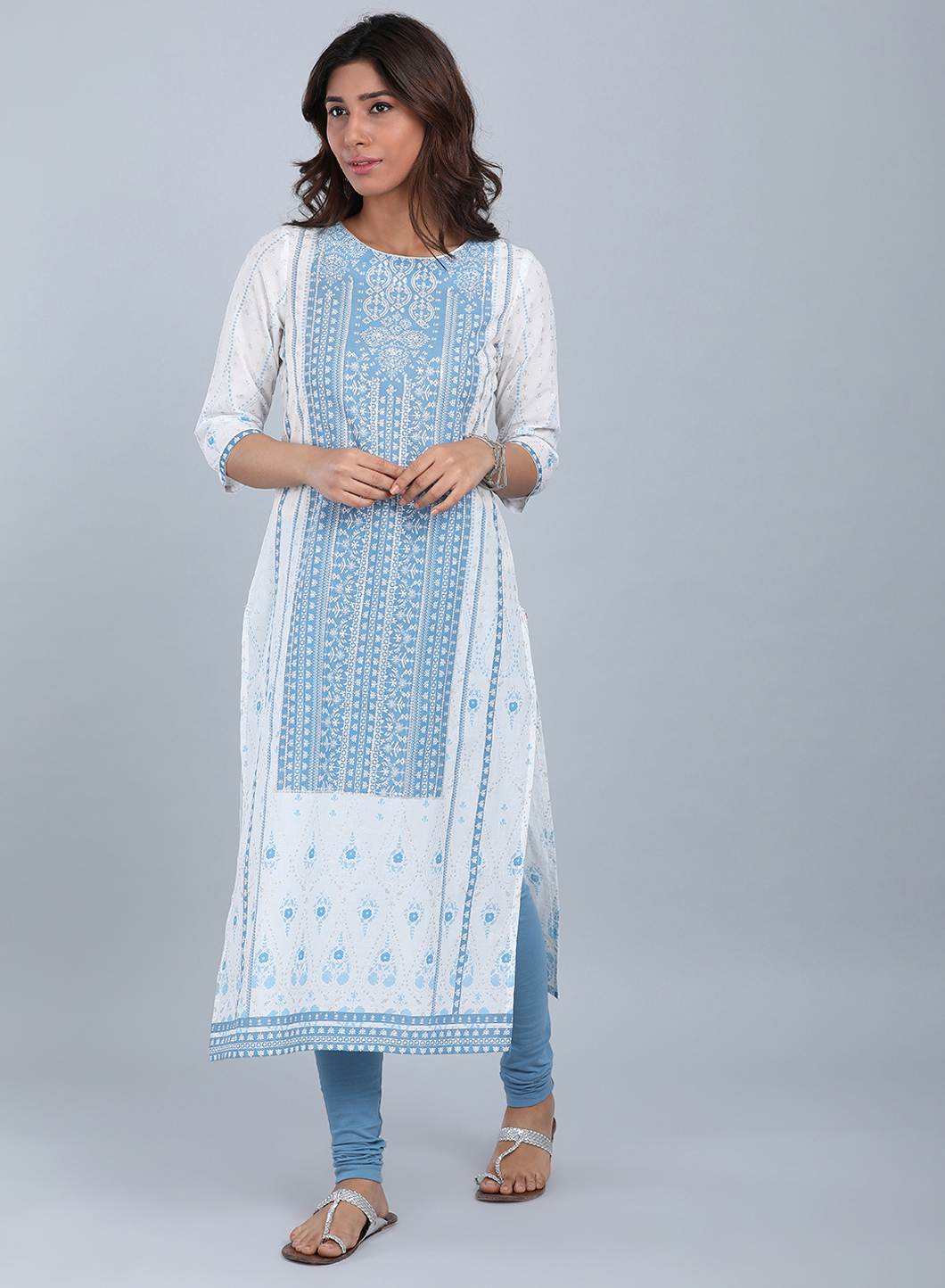 White &amp; Blue Printed Round Neck kurta