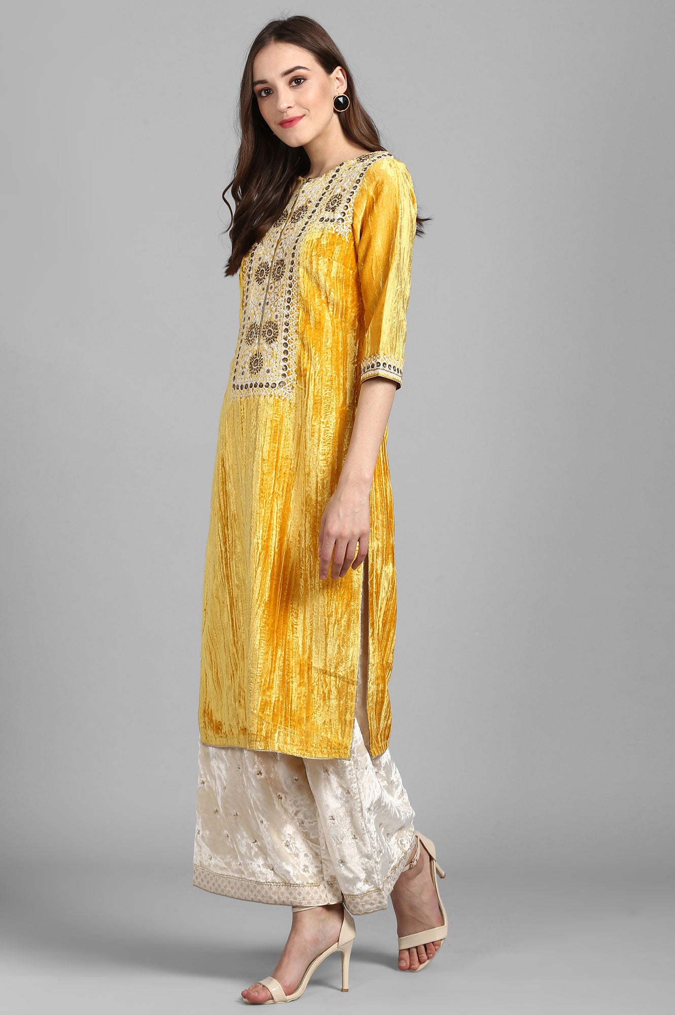 Yellow Round Neck Velvet Winter kurta