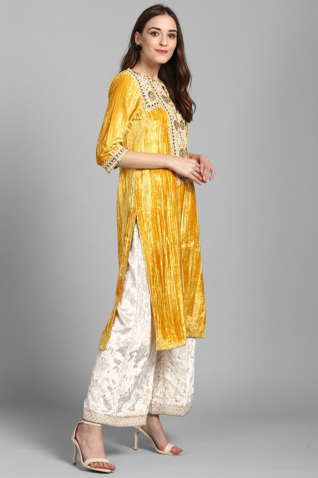 Yellow Round Neck Velvet Winter kurta