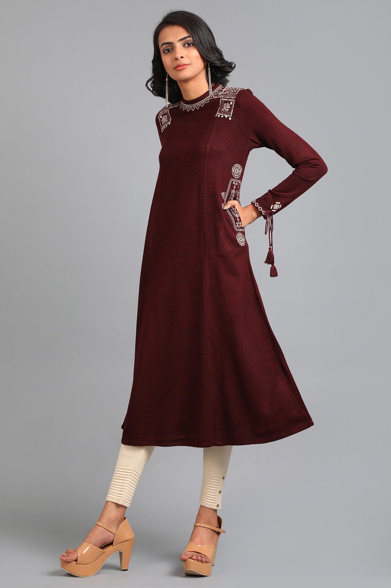 Maroon Round Neck Solid Winter kurta