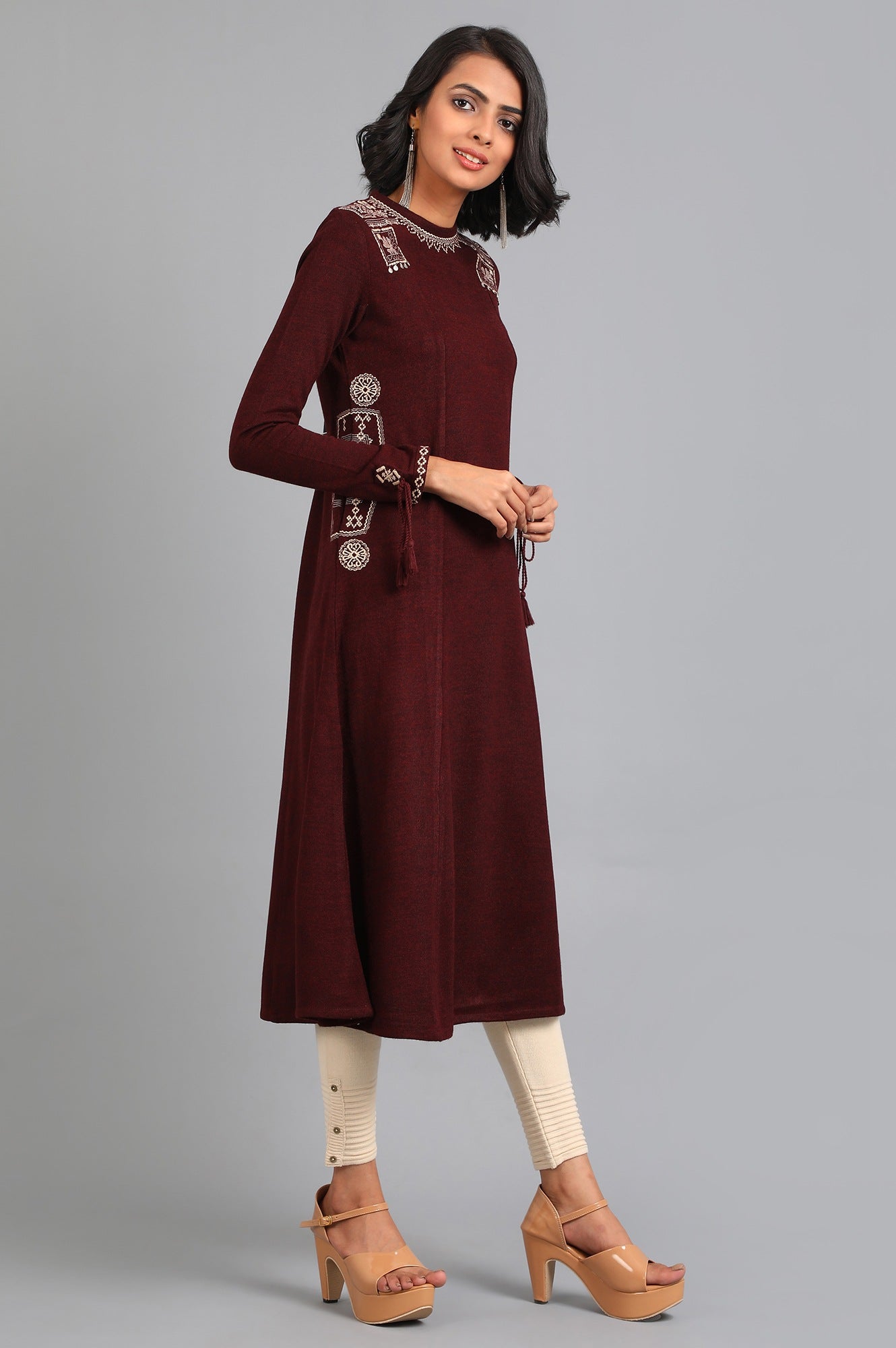 Maroon Round Neck Solid Winter kurta