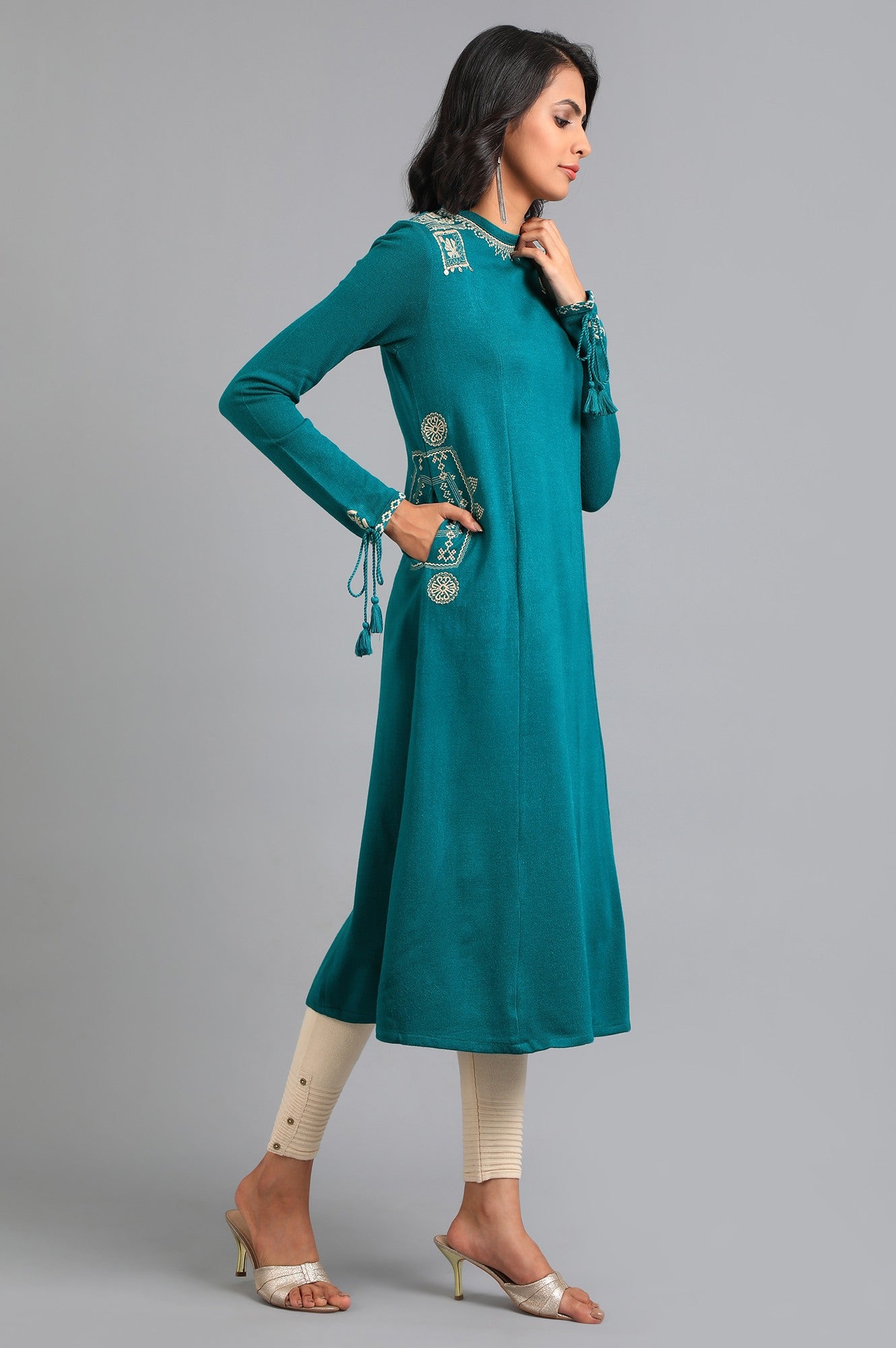 Blue Round Neck Solid Winter kurta