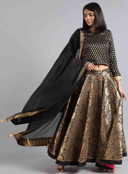 Black &amp; Gold Yarn-Dyed kurta Set - wforwoman