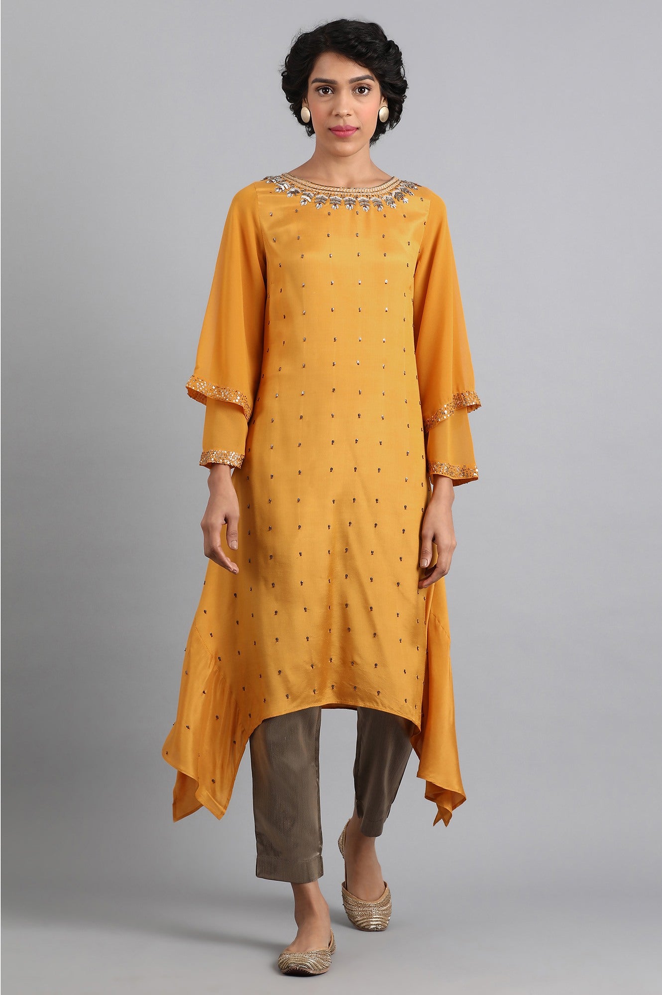 Yellow Round Neck Embroidered kurta