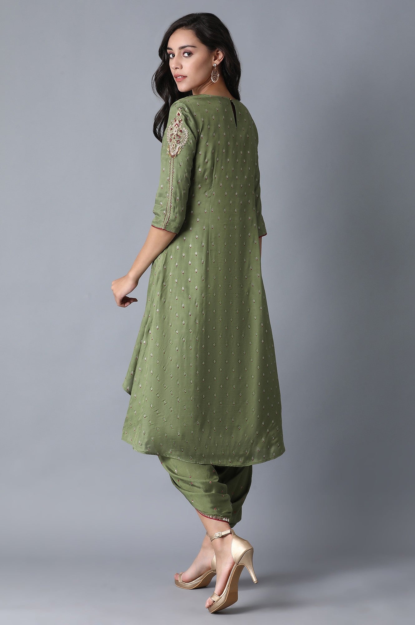 Green Round Neck Embroidered kurta