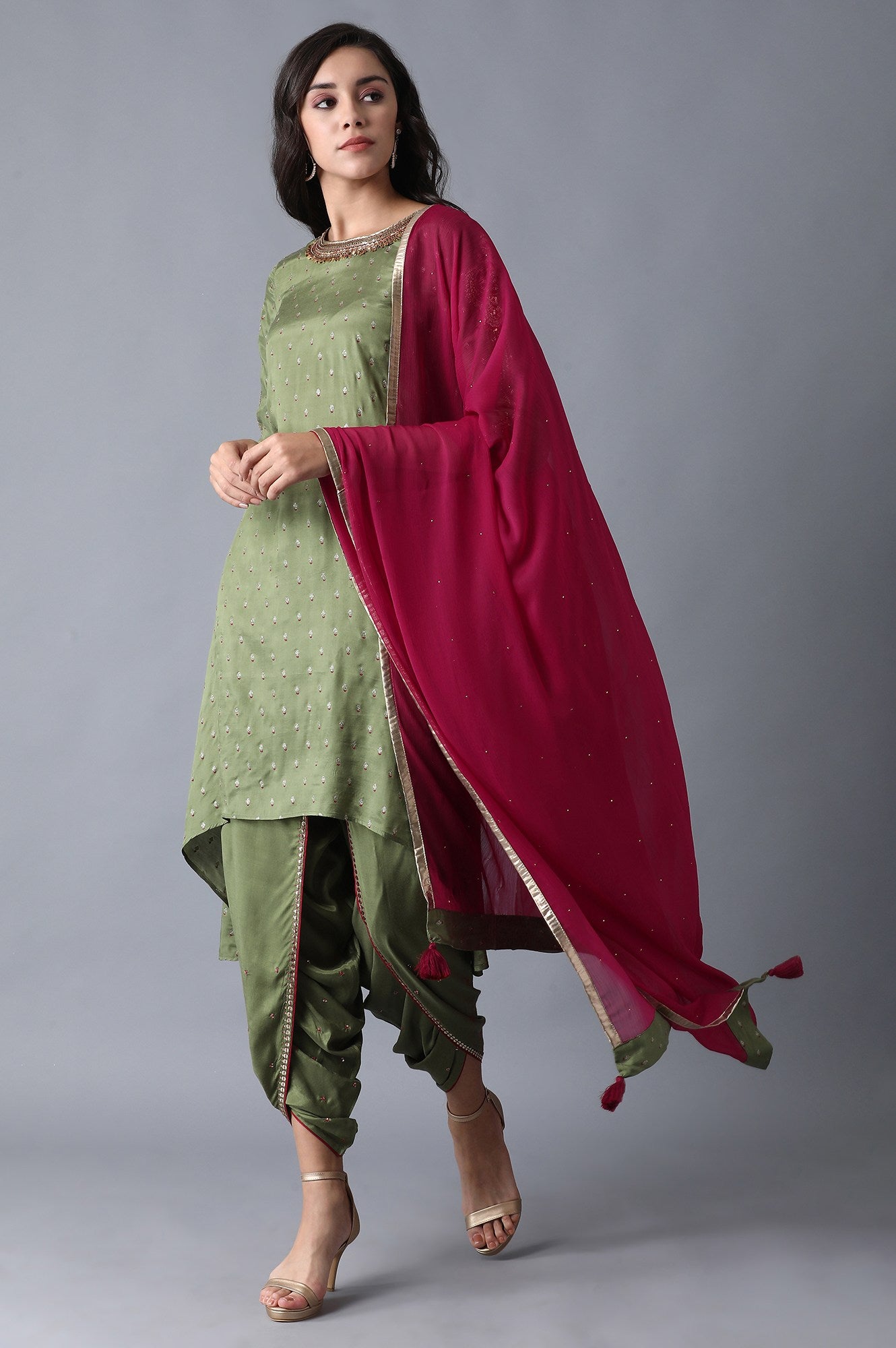 Green Round Neck Embroidered kurta