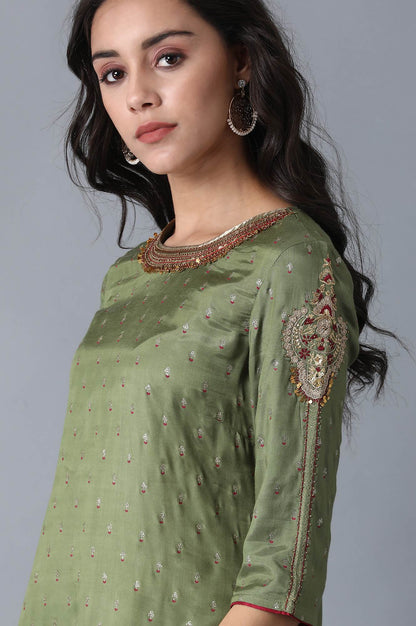 Green Round Neck Embroidered kurta