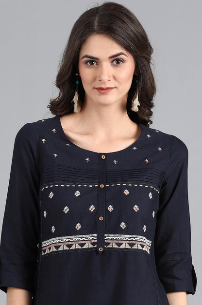 Blue Round Neck Embroidered kurta