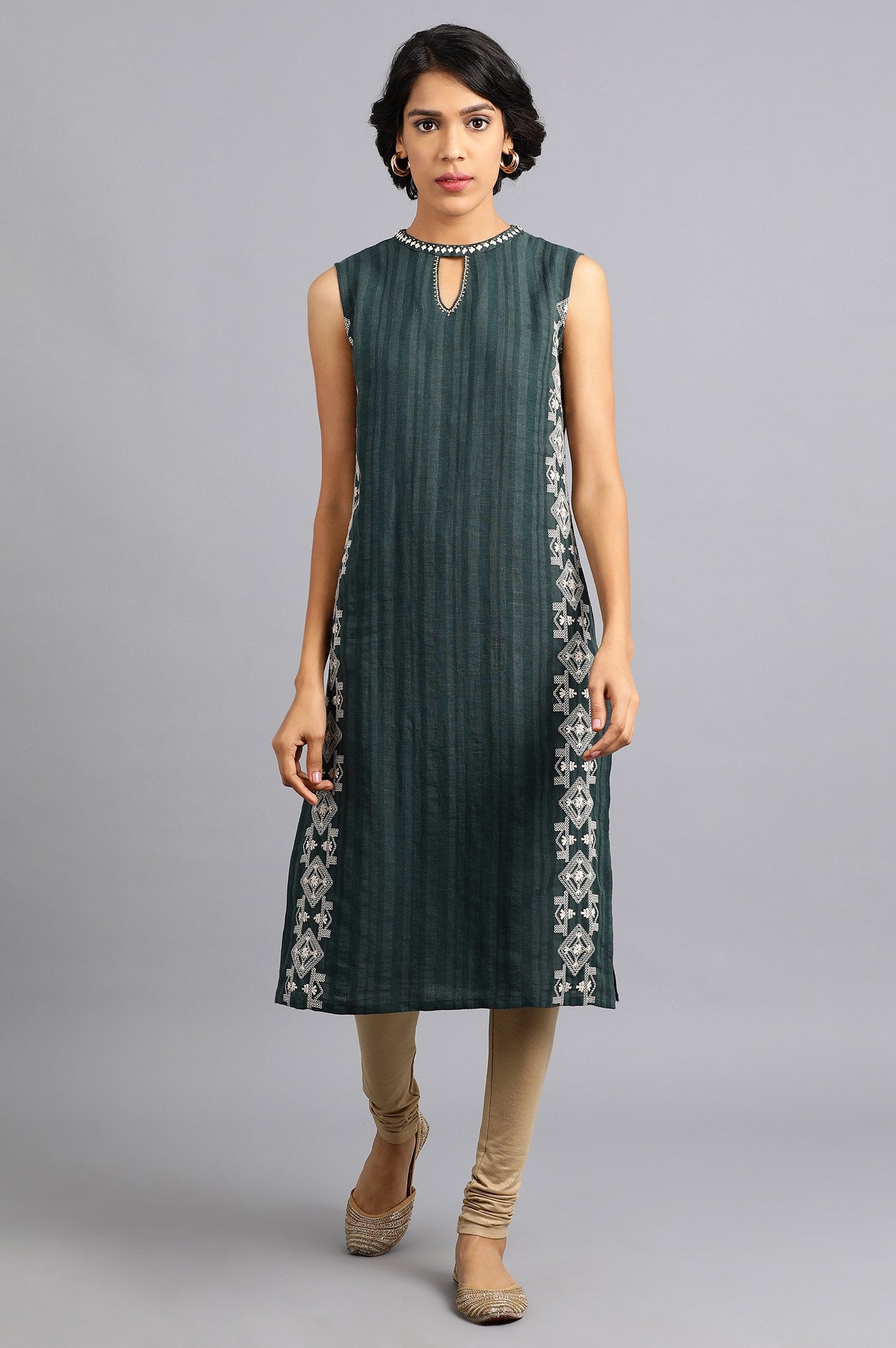 Green Mandarin Neck Embroidered kurta