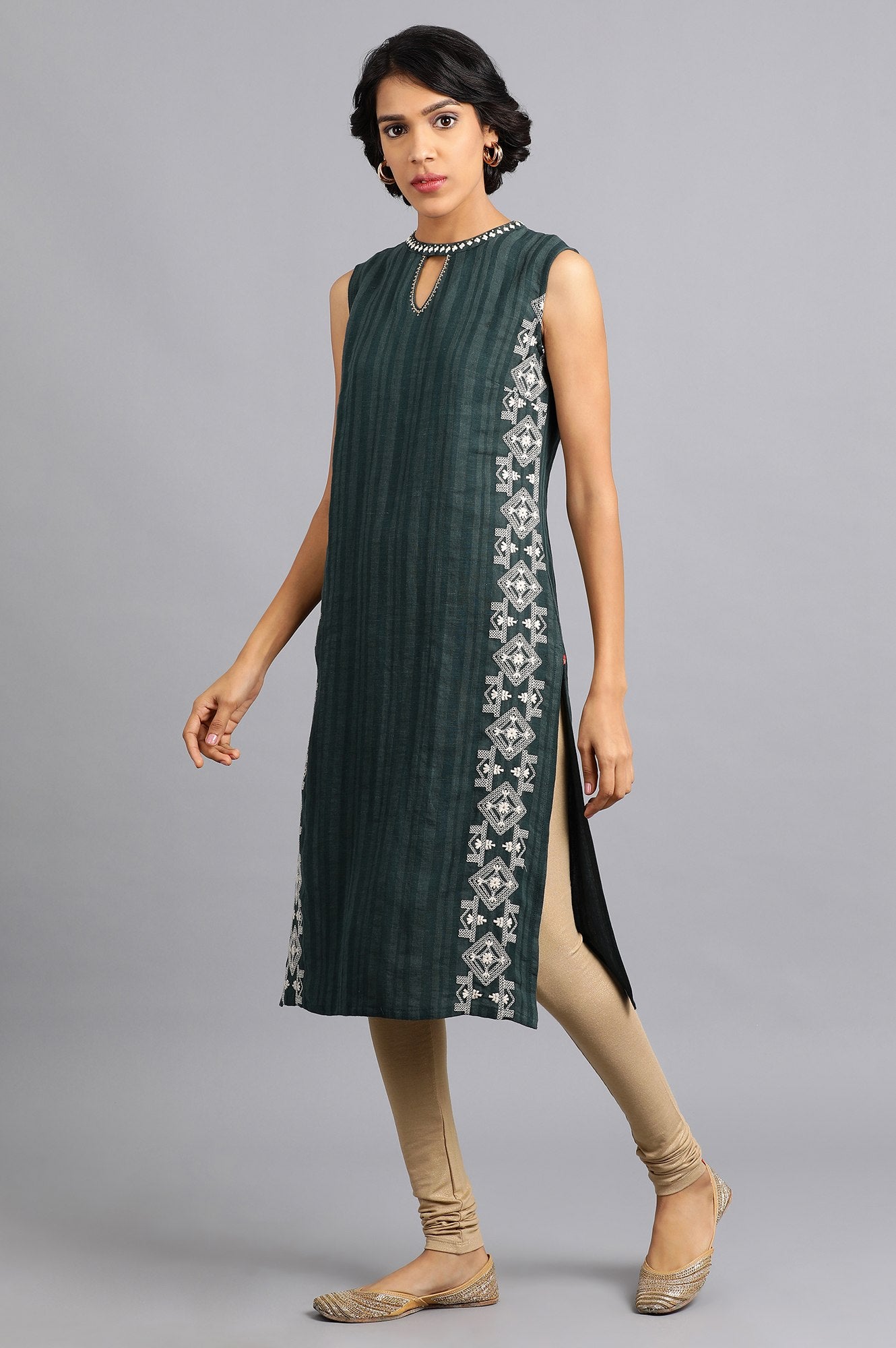 Green Mandarin Neck Embroidered kurta