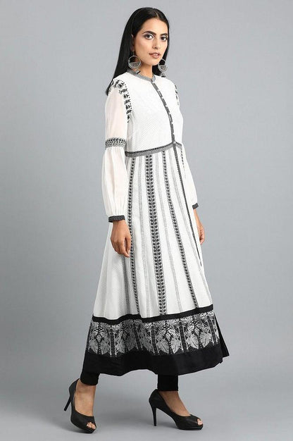 White Mandarin Neck Embroidered kurta - wforwoman