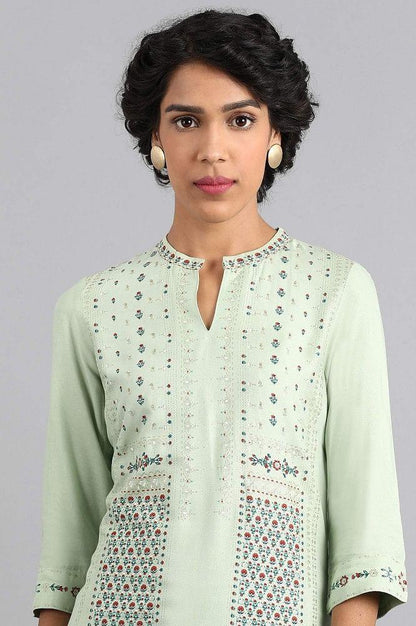 Green Mandarin Neck Embroidered kurta - wforwoman