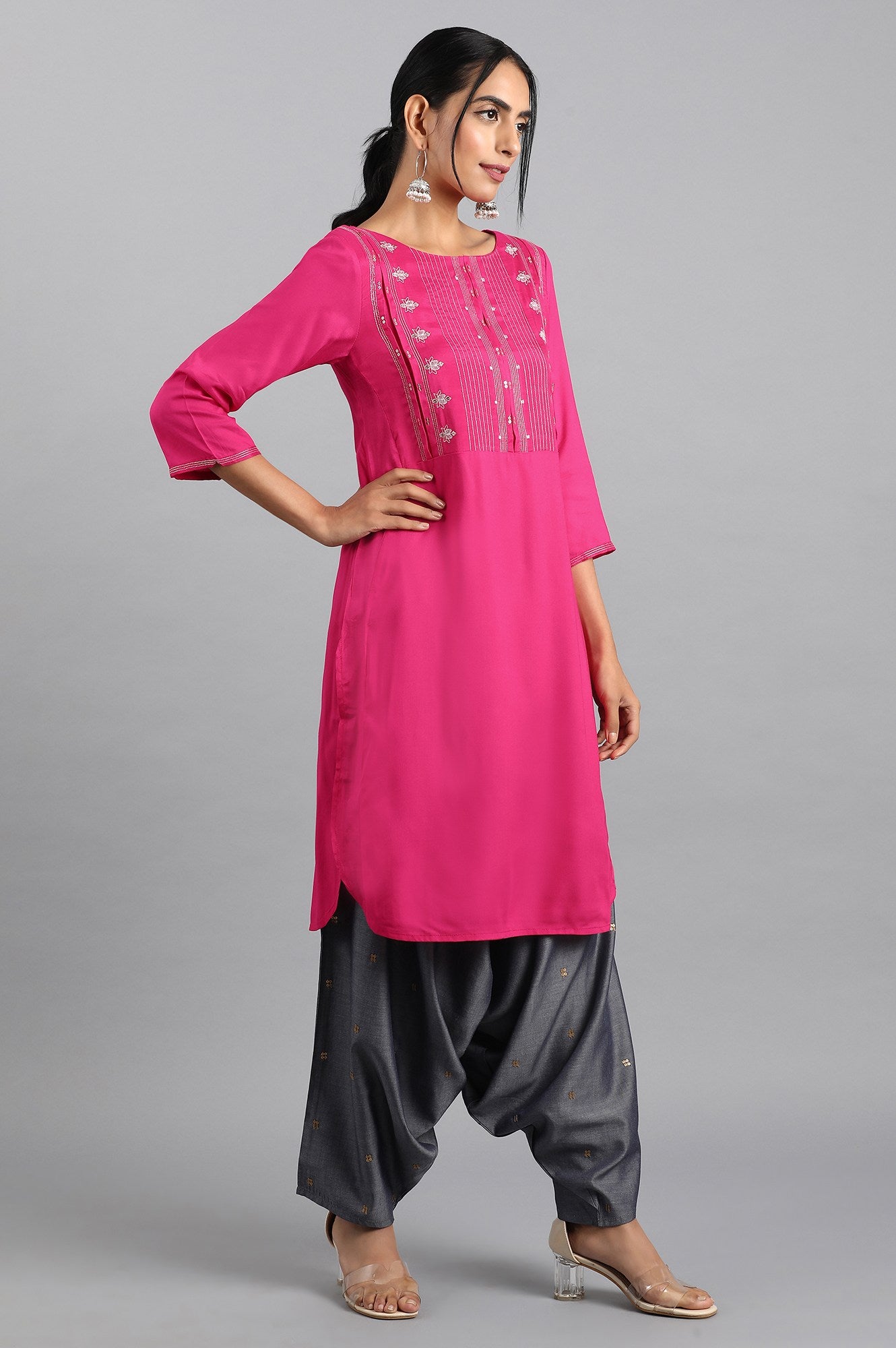 Pink Round Neck Embroidered kurta