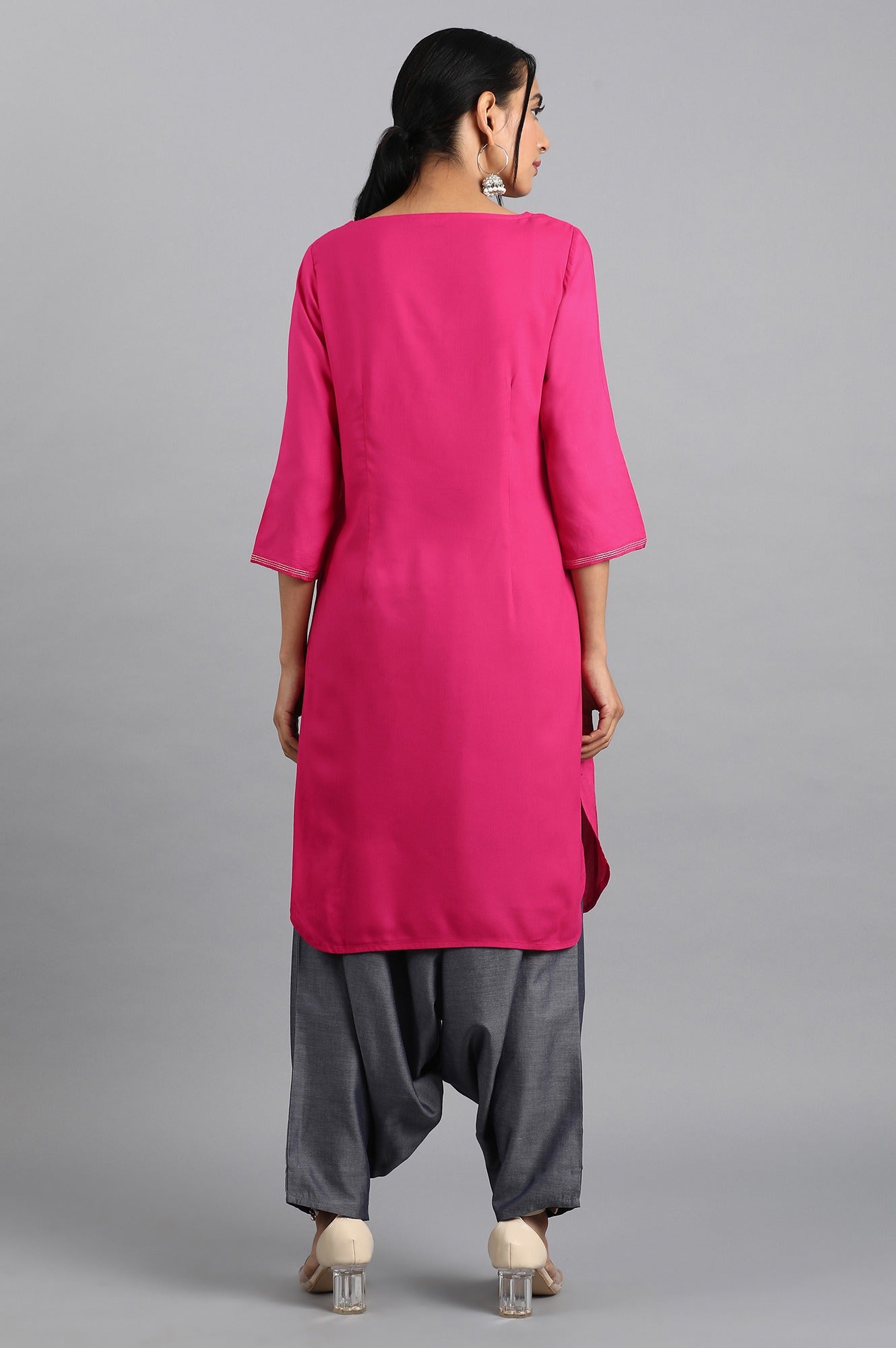 Pink Round Neck Embroidered kurta