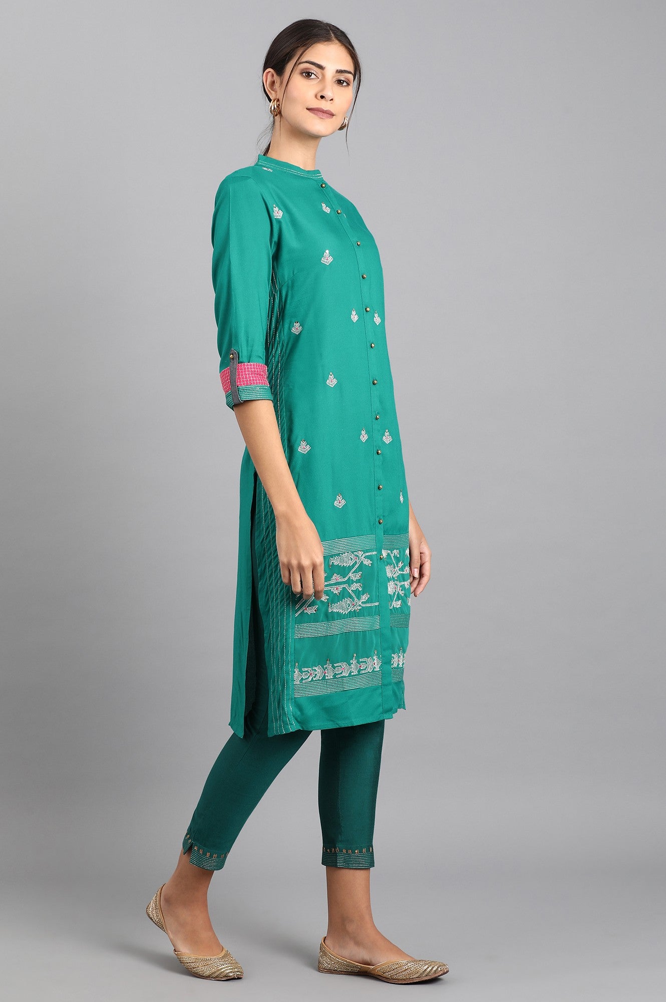 Teal Mandarin Neck Embroidered kurta