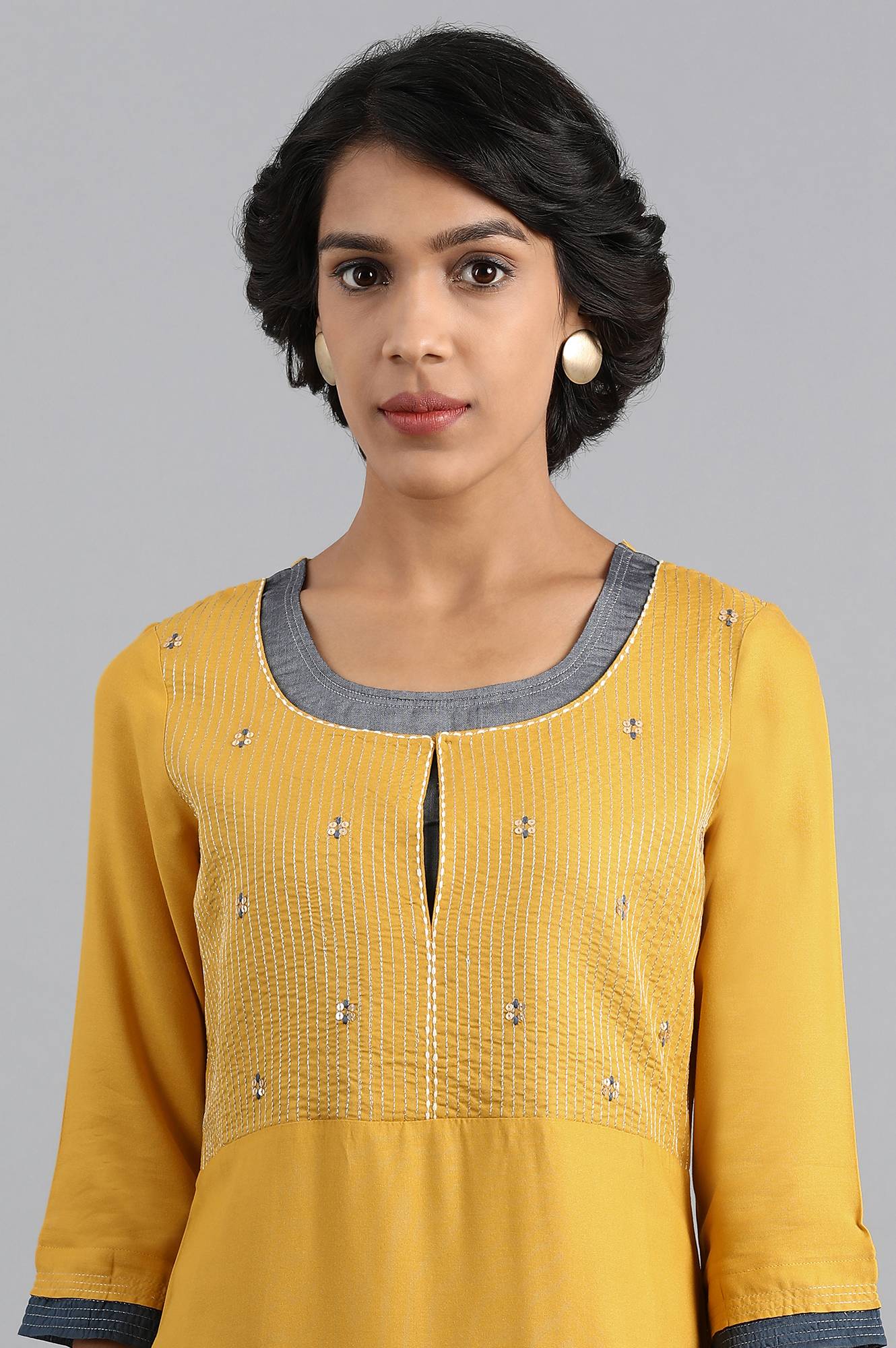 Yellow Round Neck Embroidered kurta