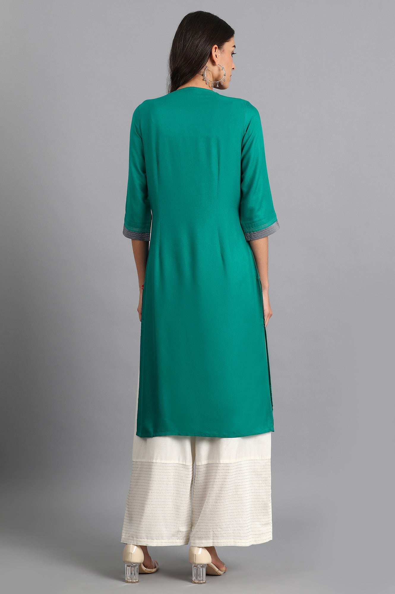 Green Round Neck Embroidered kurta