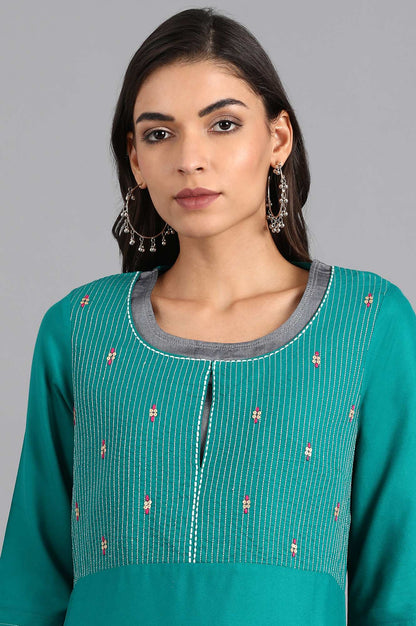 Green Round Neck Embroidered kurta