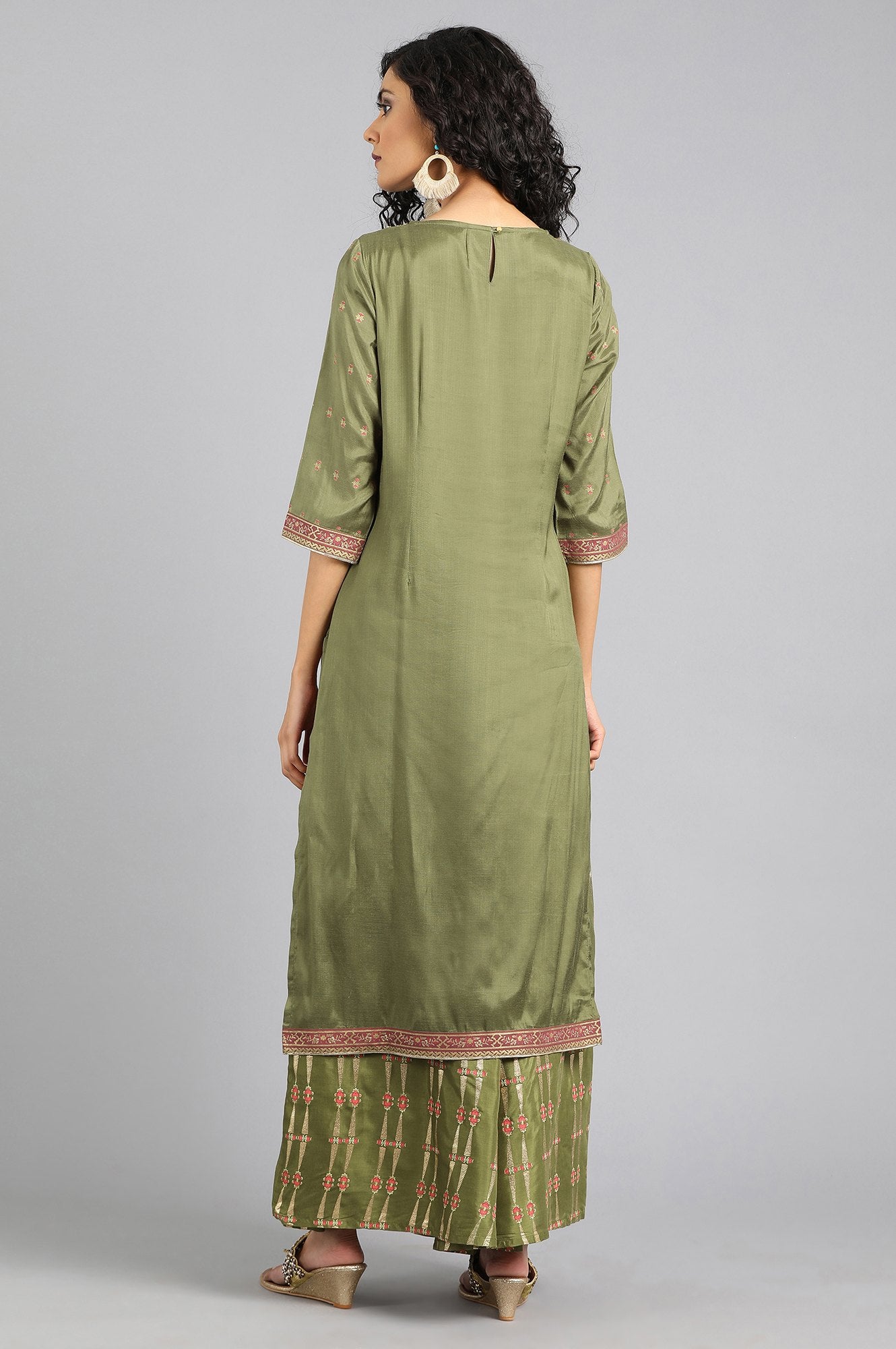 Green Round Neck Embellished kurta