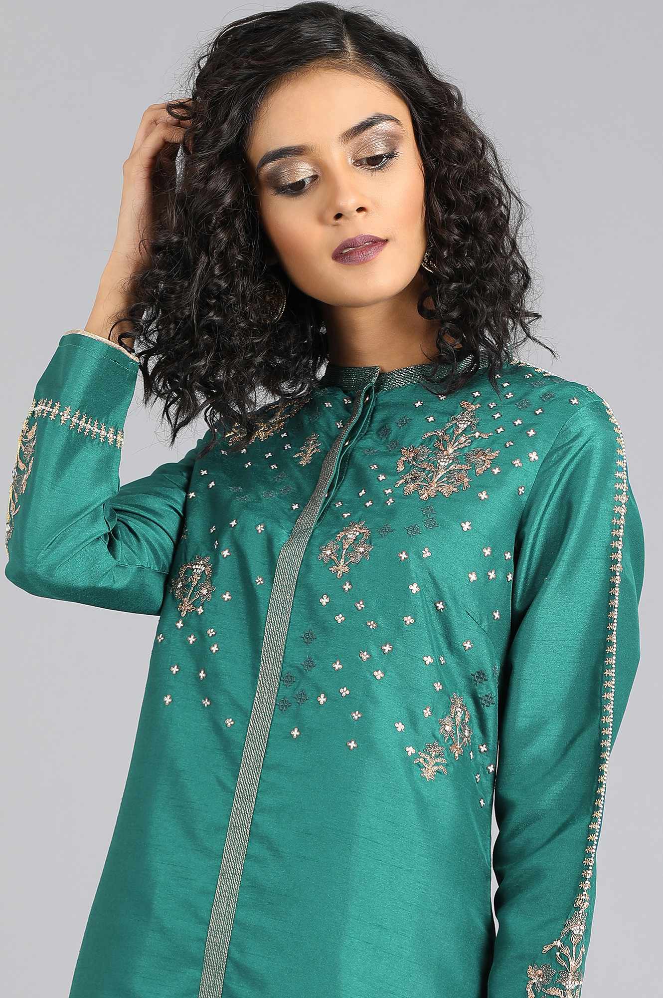 Teal Blue Mandarin Neck Embellished kurta