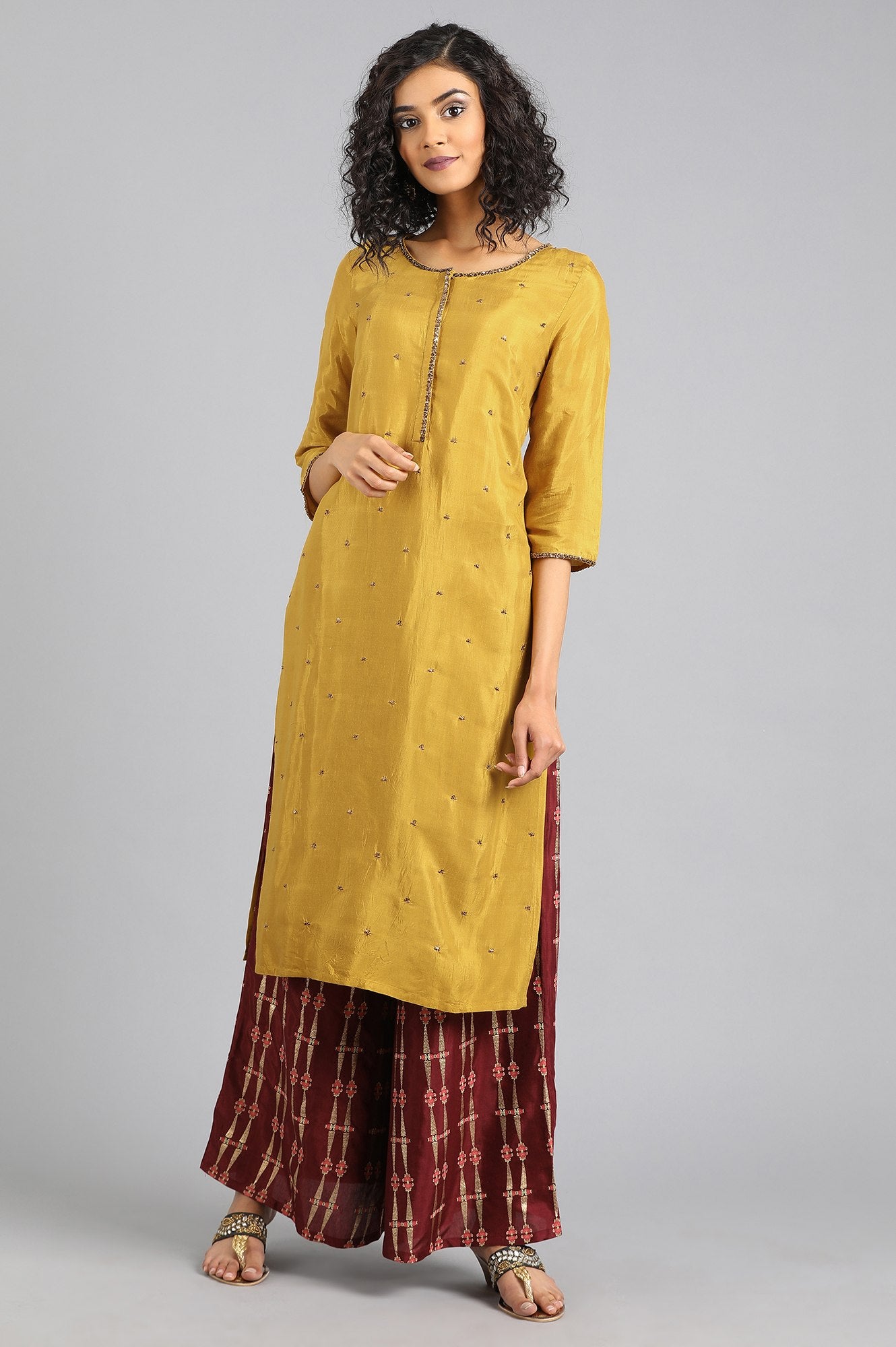 Mustard Round Neck Solid kurta