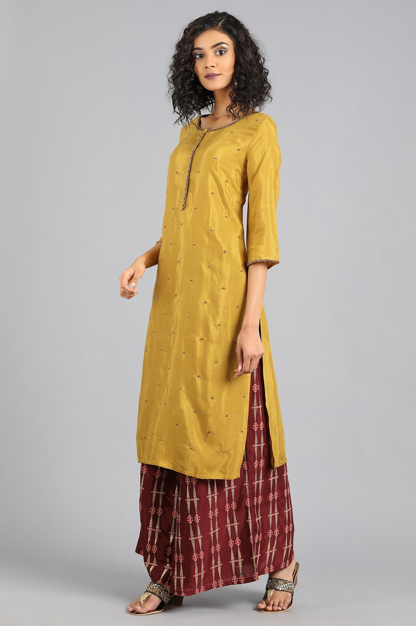 Mustard Round Neck Solid kurta