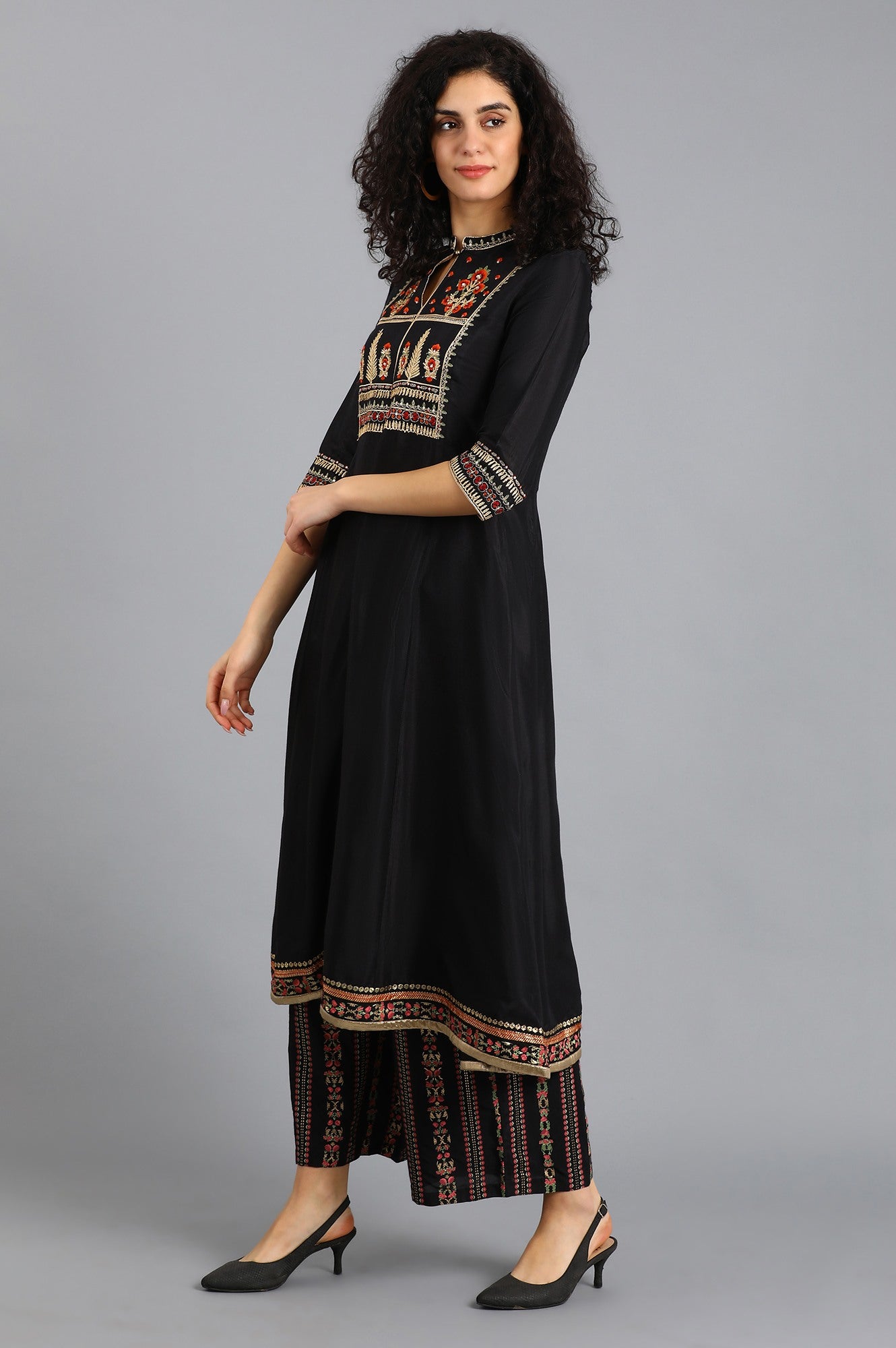 Black Mandarin Neck Embellished kurta Set